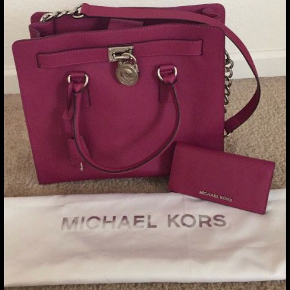 MK/Michael Kors Bag and Walle